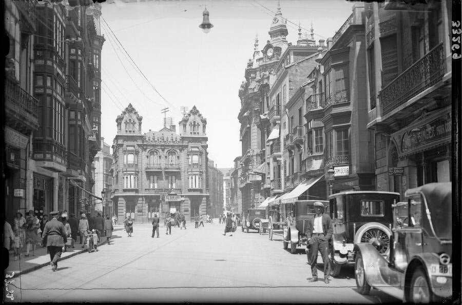 Calle Los Moros, en los años 30 del siglo XX.