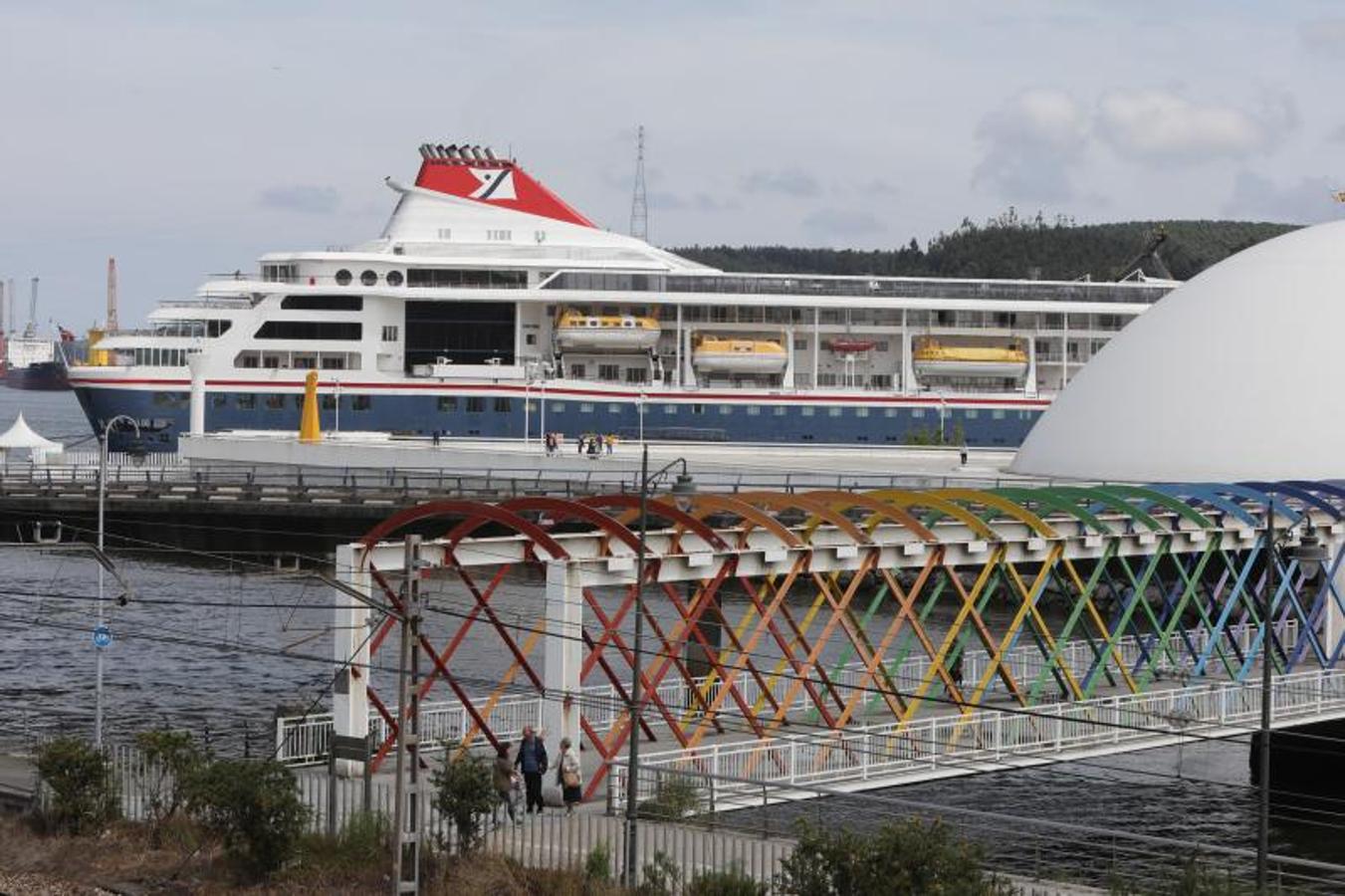 Los cruceristas del 'Braemar' vuelven recalar en la ciudad y se dejan ver por las calles del centro.