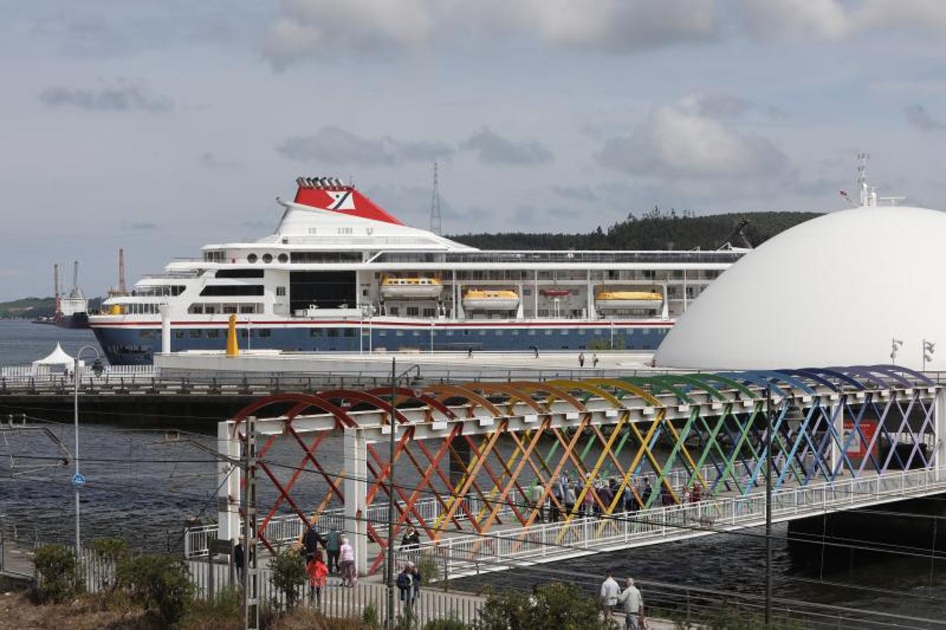 Los cruceristas del 'Braemar' vuelven recalar en la ciudad y se dejan ver por las calles del centro.