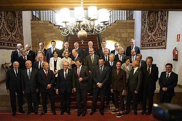 Los miembros del jurado del Premio Princesa de Asturias de la Concordia se mostraron así de distendidos antes de que diesen comienzo las deliberaciones. 
