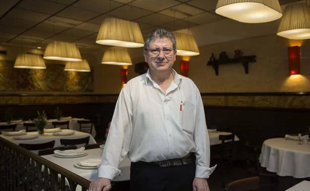 El hostelero gijonés Ataúlfo Blanco sufre una grave caída en su restaurante