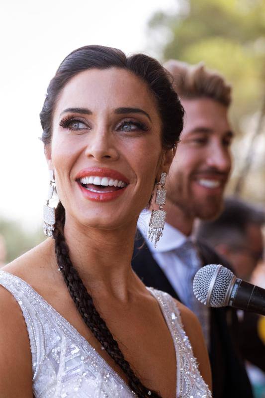 Las excentricidades marcan el enlace entre el jugador del Real Madrid y la presentadora.