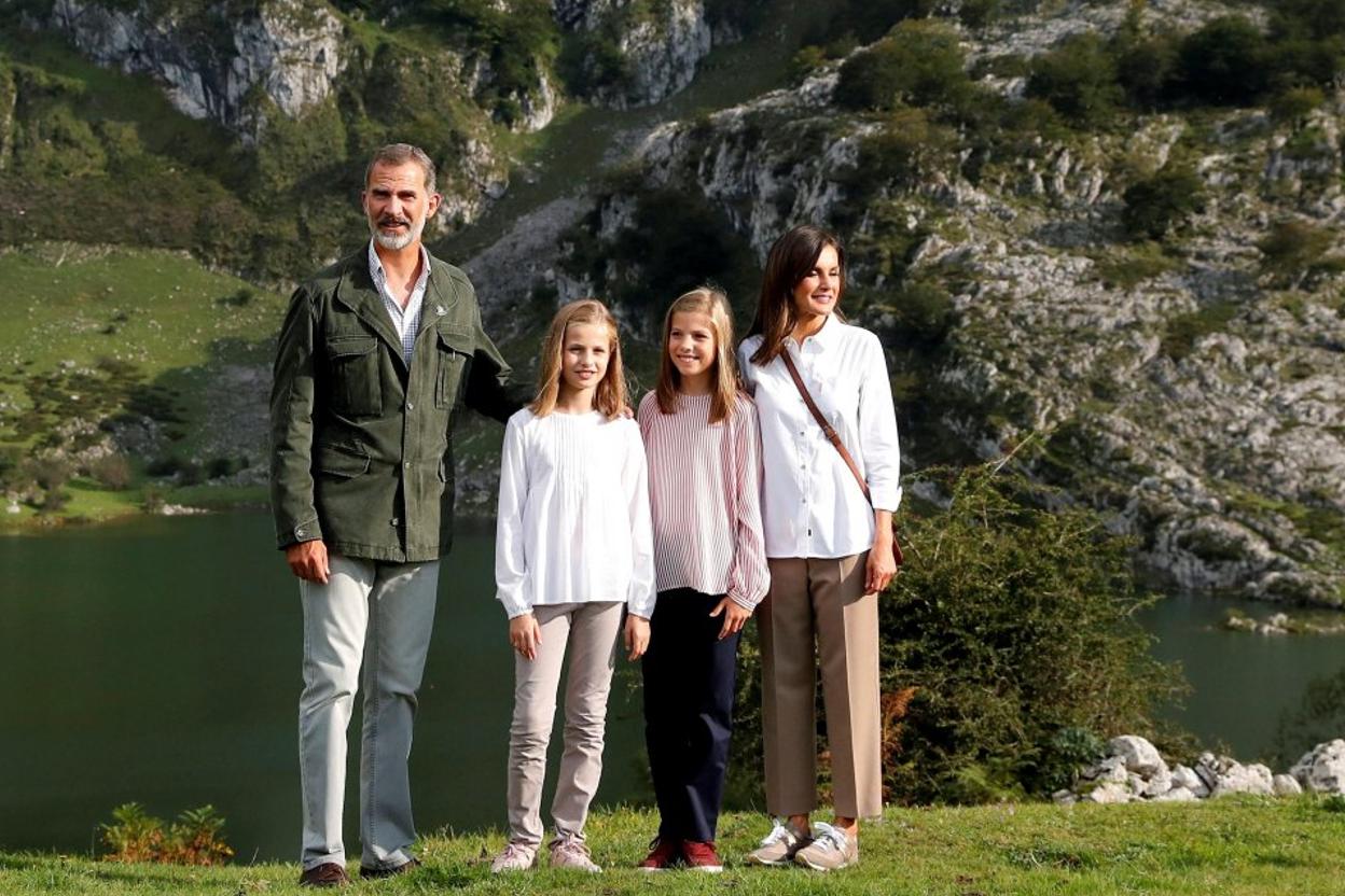 El Rey Felipe VI, la Princesa Leonor, la infanta Sofía y la Reina Letizia, en los Lagos de Covadonga el pasado mes de septiembre. 