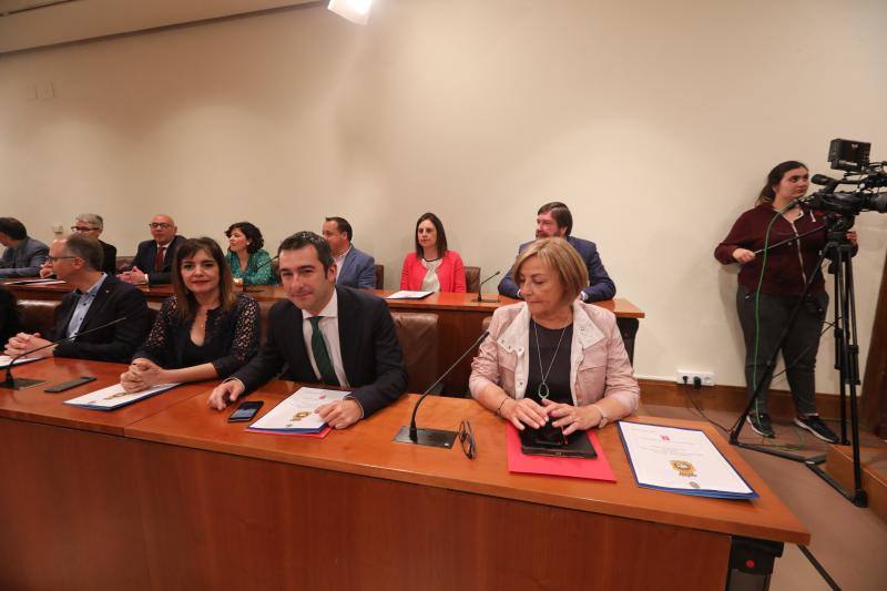 La alcaldesa revalida su cargo en un pleno en el que todos los grupos mostraron su disposición a trabajar por la ciudad.