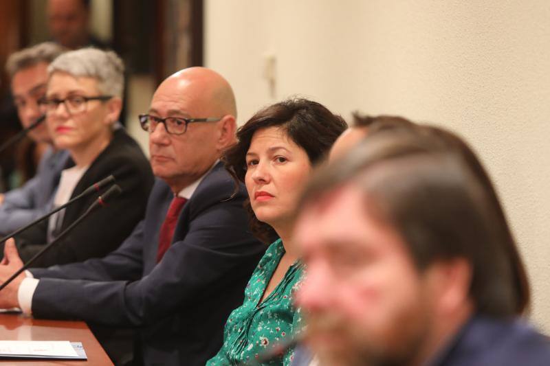 La alcaldesa revalida su cargo en un pleno en el que todos los grupos mostraron su disposición a trabajar por la ciudad.