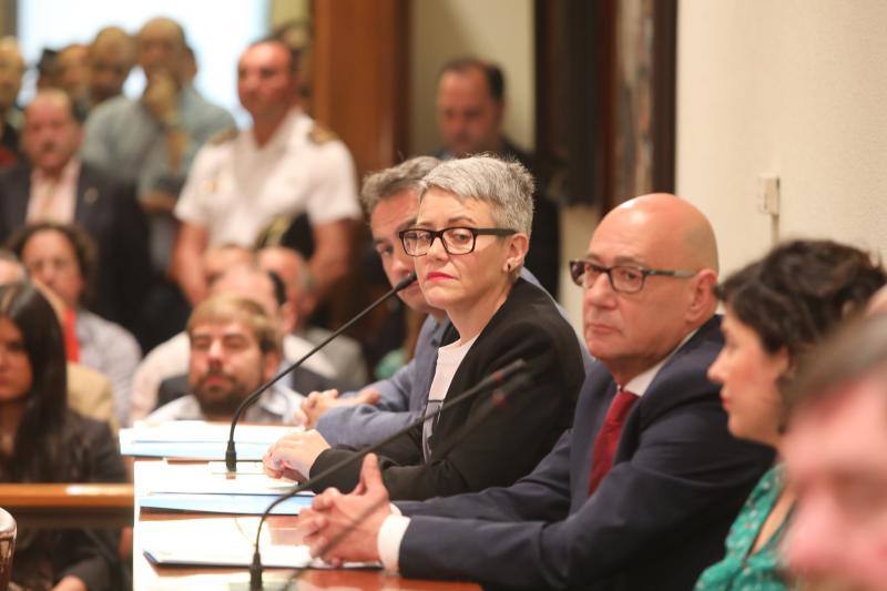 La alcaldesa revalida su cargo en un pleno en el que todos los grupos mostraron su disposición a trabajar por la ciudad.