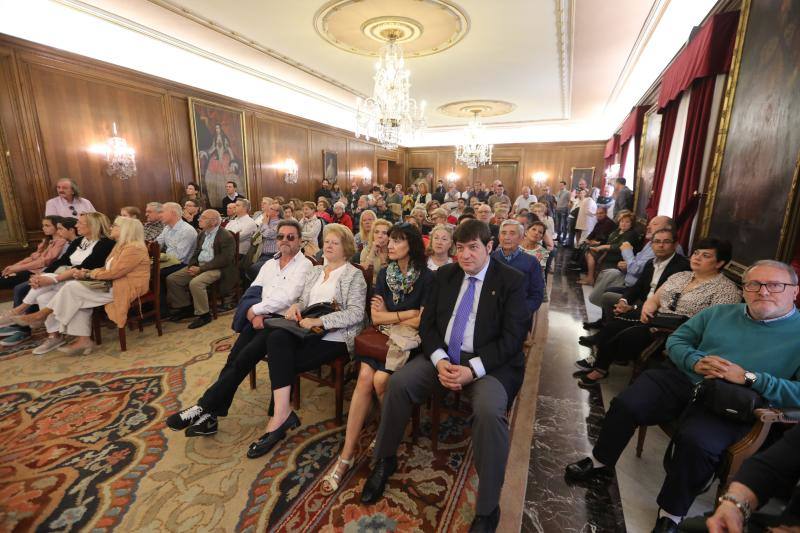 La alcaldesa revalida su cargo en un pleno en el que todos los grupos mostraron su disposición a trabajar por la ciudad.