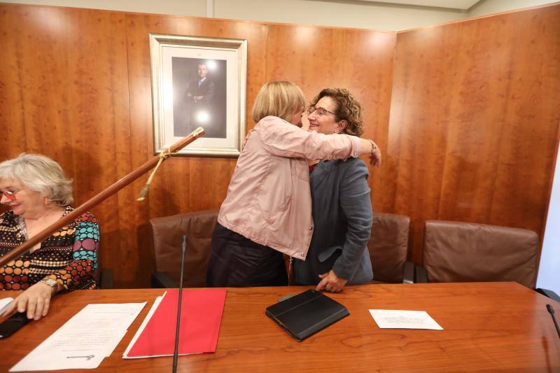 La alcaldesa revalida su cargo en un pleno en el que todos los grupos mostraron su disposición a trabajar por la ciudad.