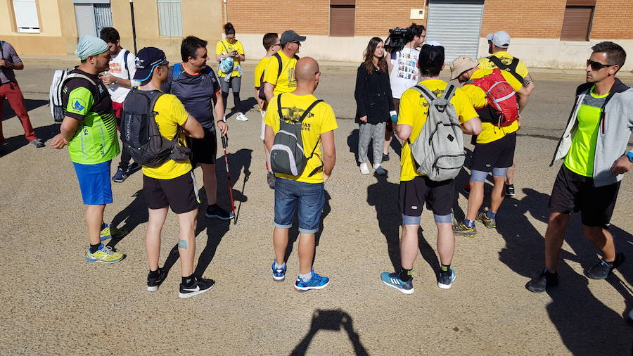 Los trabajadores de Alcoa siguen su protesta hacia Madrid. Hoy recorrerán el trayecto entre Cimanes de la Vega y Benavente