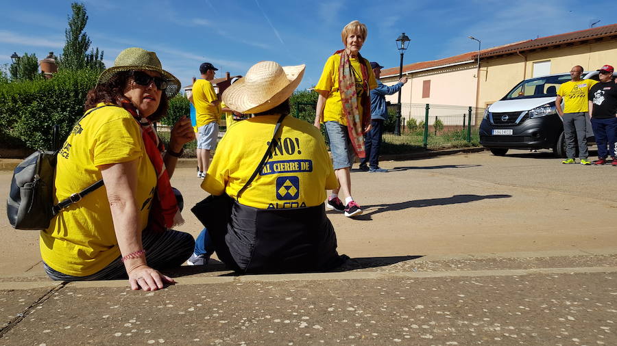 Los trabajadores de Alcoa siguen su protesta hacia Madrid. Hoy recorrerán el trayecto entre Cimanes de la Vega y Benavente