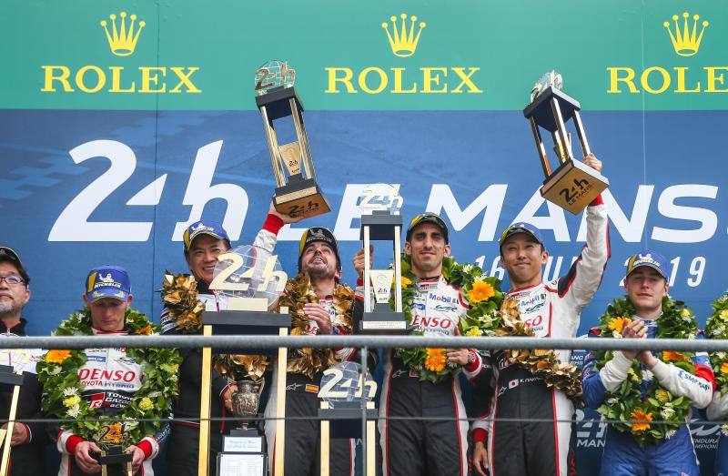 El piloto asturiano gana su cuarto título mundial y vuelve a conquistar Le Mans.