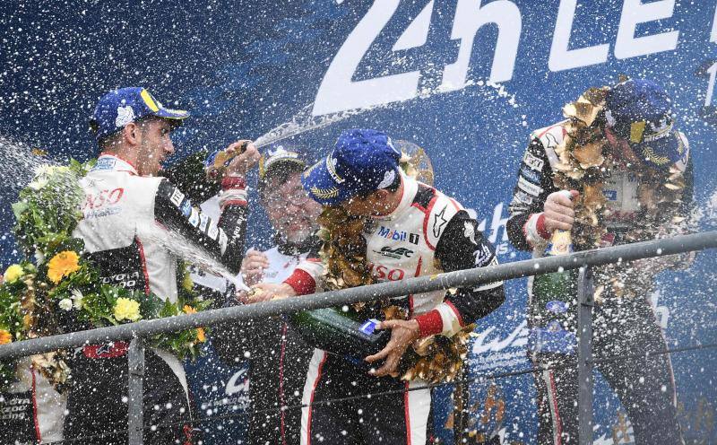 El piloto asturiano gana su cuarto título mundial y vuelve a conquistar Le Mans.