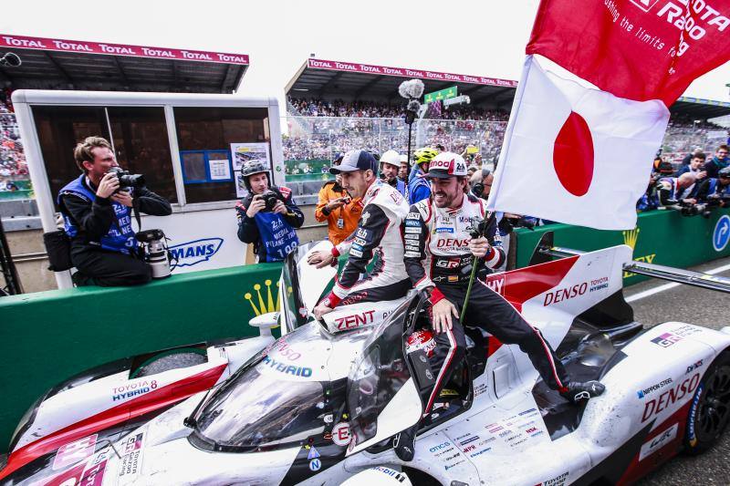 El piloto asturiano gana su cuarto título mundial y vuelve a conquistar Le Mans.