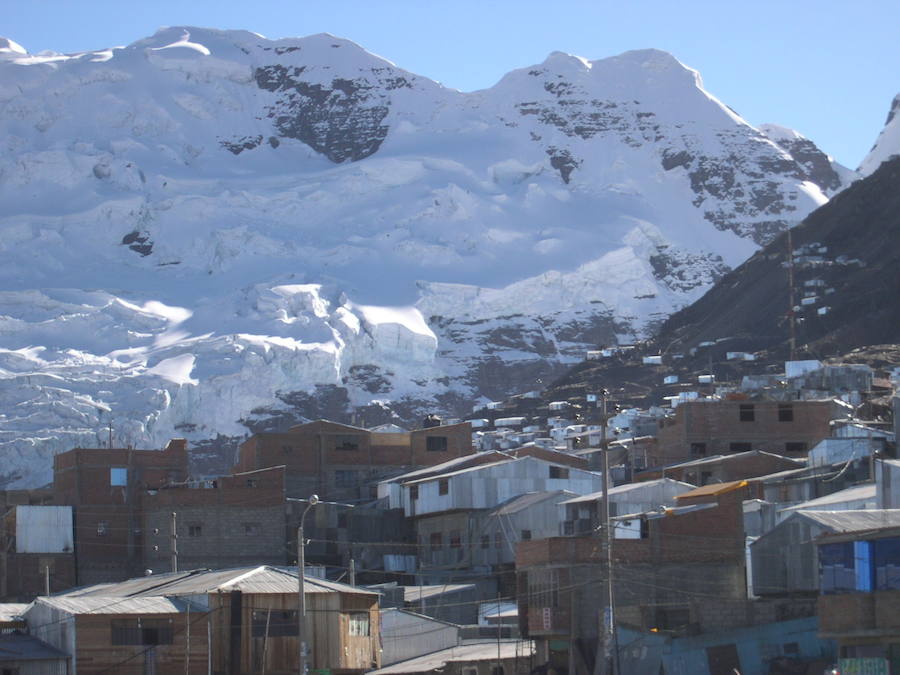 CON MAYOR ALTITUD | La Rinconada (Perú), con más de 30.000 habitantes y al pie del nevado andino Ananea Grande, está considerada la ciudad más alta del mundo (a 5.099 metros). La economía de La Rinconada está basada, principalmente, en la extracción de oro de la mina situada en las cercanías de la localidad.
