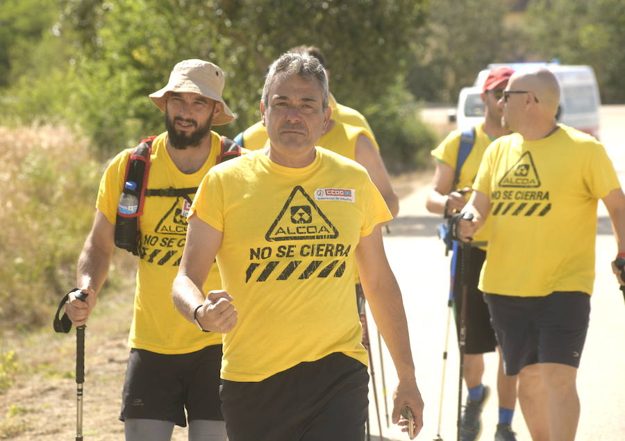 Los trabajadores de la planta avilesina de Alcoa se enfrentaron al recorrido más duro, entre Villalpando y Mota del Marqués, en una jornada marcada por el preacuerdo entre la multinacional y Parter.