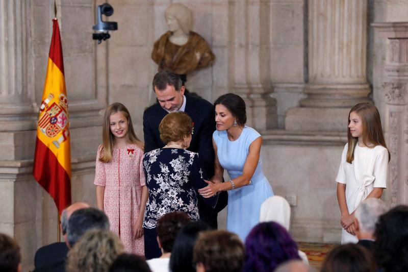 Entre los condecorados se encuentran María de los Ángeles Álvarez, quesera de Caso; y Elías Suárez, vigilante de la Fundación Oso