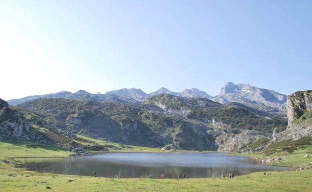 El lago Ercina, desde donde comienza la ruta.