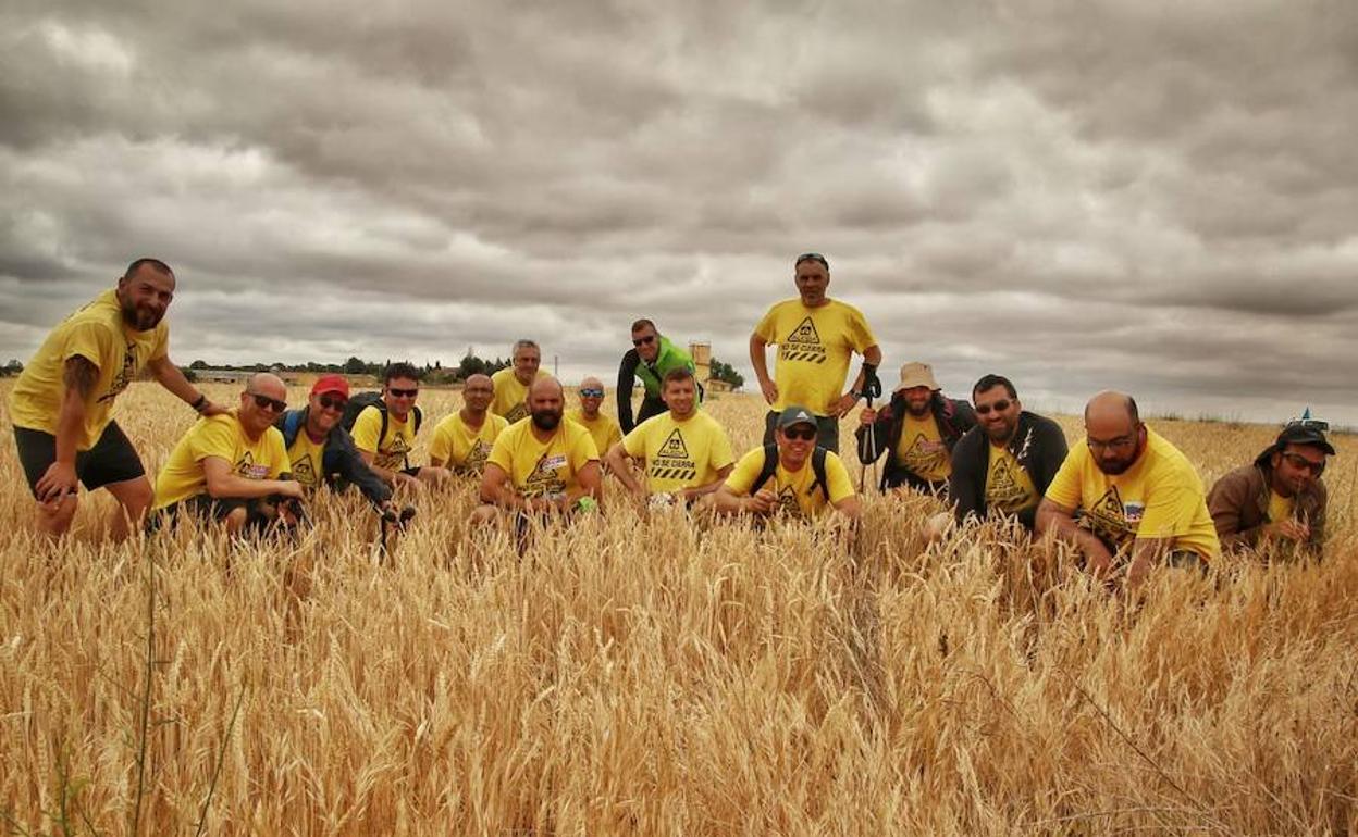 Los miembros de la 'Marcha del Aluminio' durante la novena etapa.