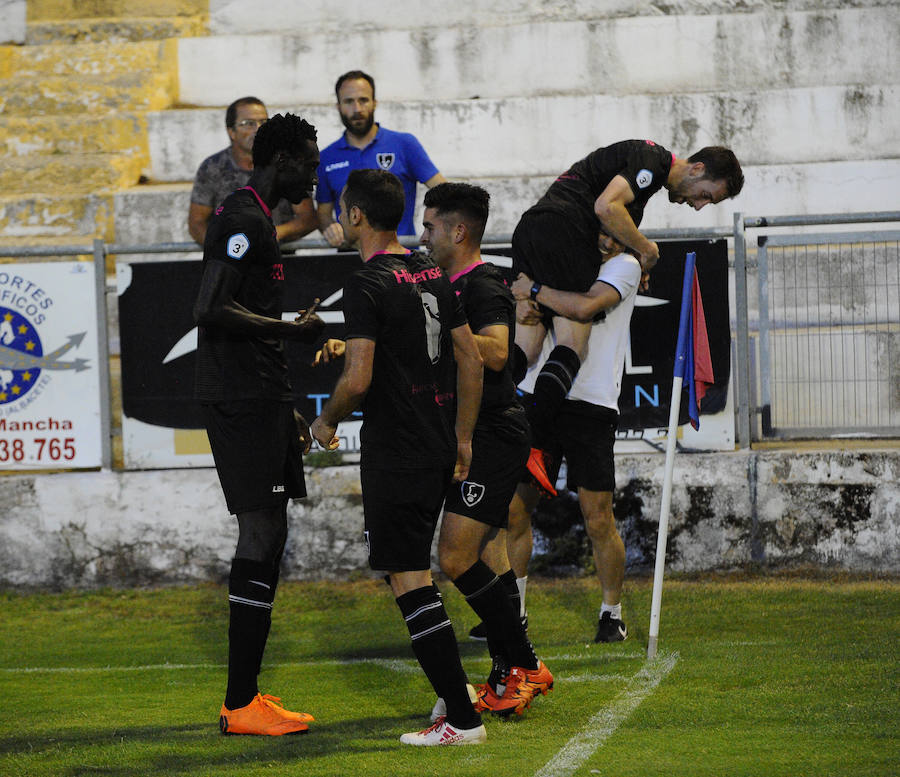 Los maliayos ganan al Villarrobledo con un gol en el añadido que les acerca a Segunda B