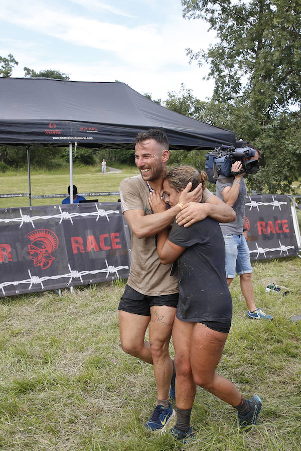 Veinticinco obstáculos de fuerza, habilidad y equilibrio en un circuito dispuesto en el parque de La Fresneda, en Siero. Así ha sido la tercera edición de la 'Gladiator Race', en la que han participado deportistas de todas las edades.