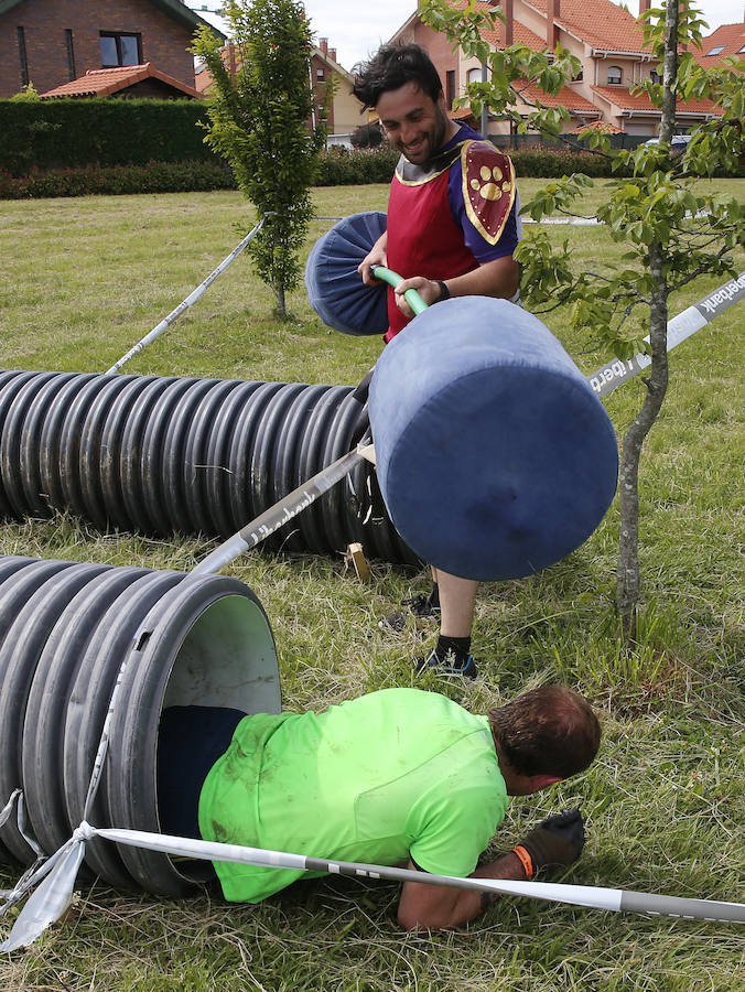 Veinticinco obstáculos de fuerza, habilidad y equilibrio en un circuito dispuesto en el parque de La Fresneda, en Siero. Así ha sido la tercera edición de la 'Gladiator Race', en la que han participado deportistas de todas las edades.