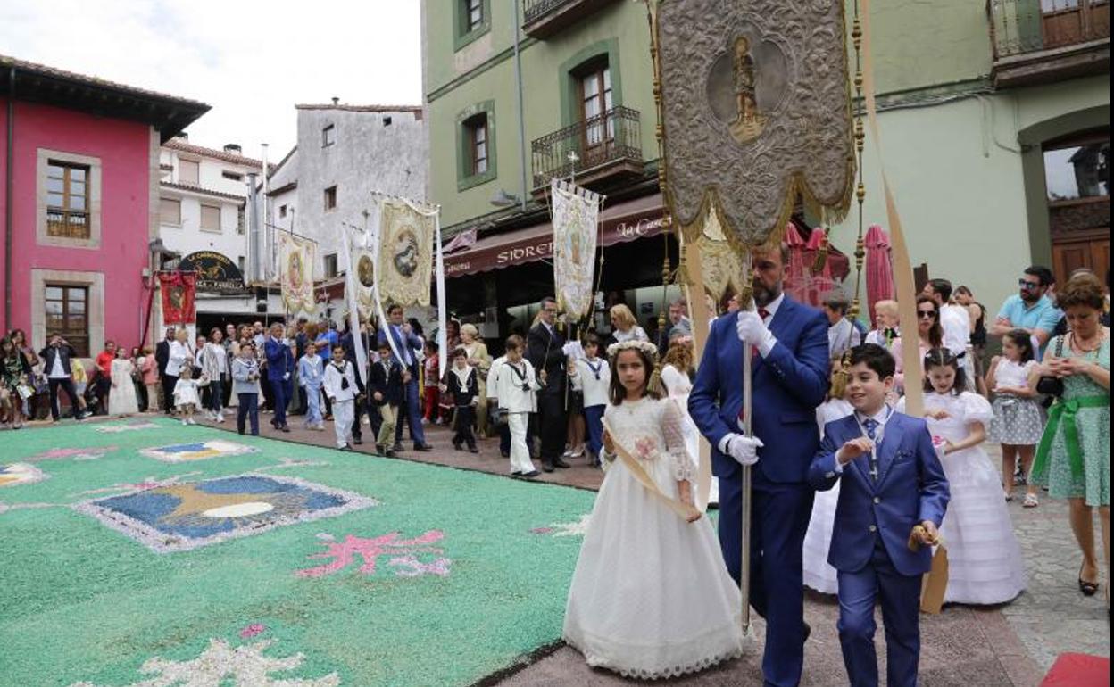 Una de las alfombras del Corpus de Llanes.