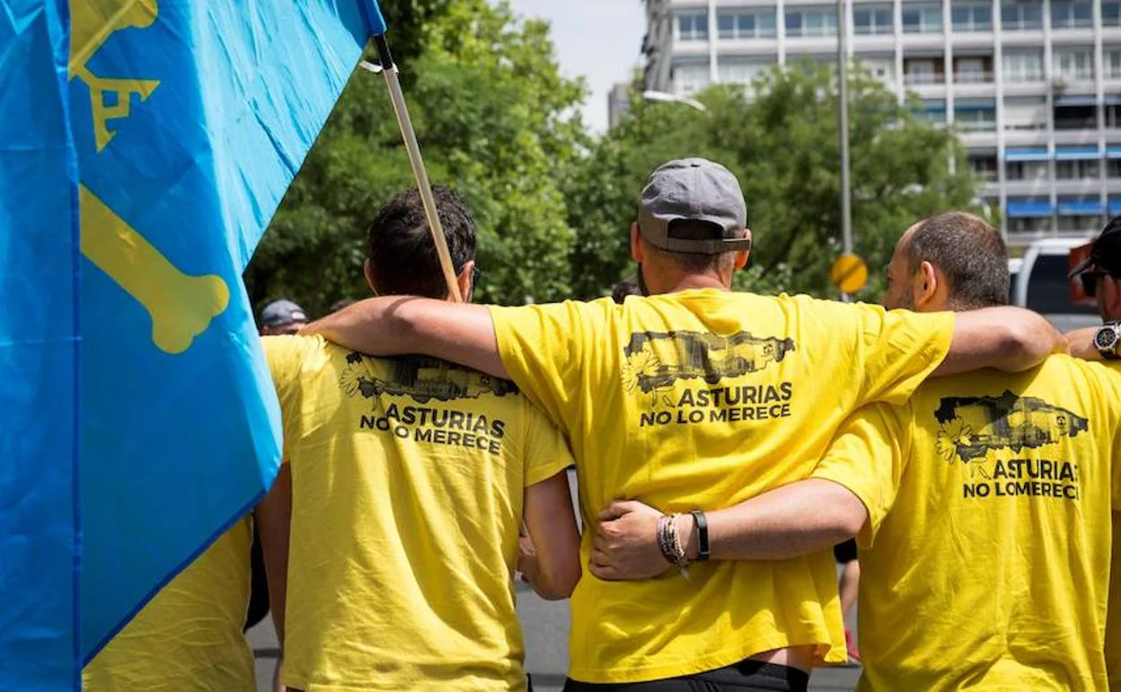 Trabajadores de Alcoa de Avilés, en la manifestación celebrada en Madrid. 