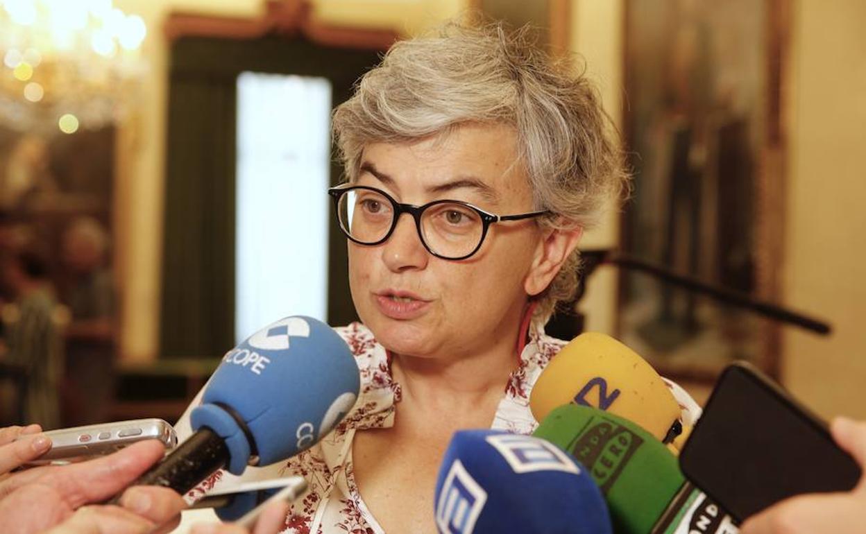 Ana González, durante su comparecencia ante los medios.