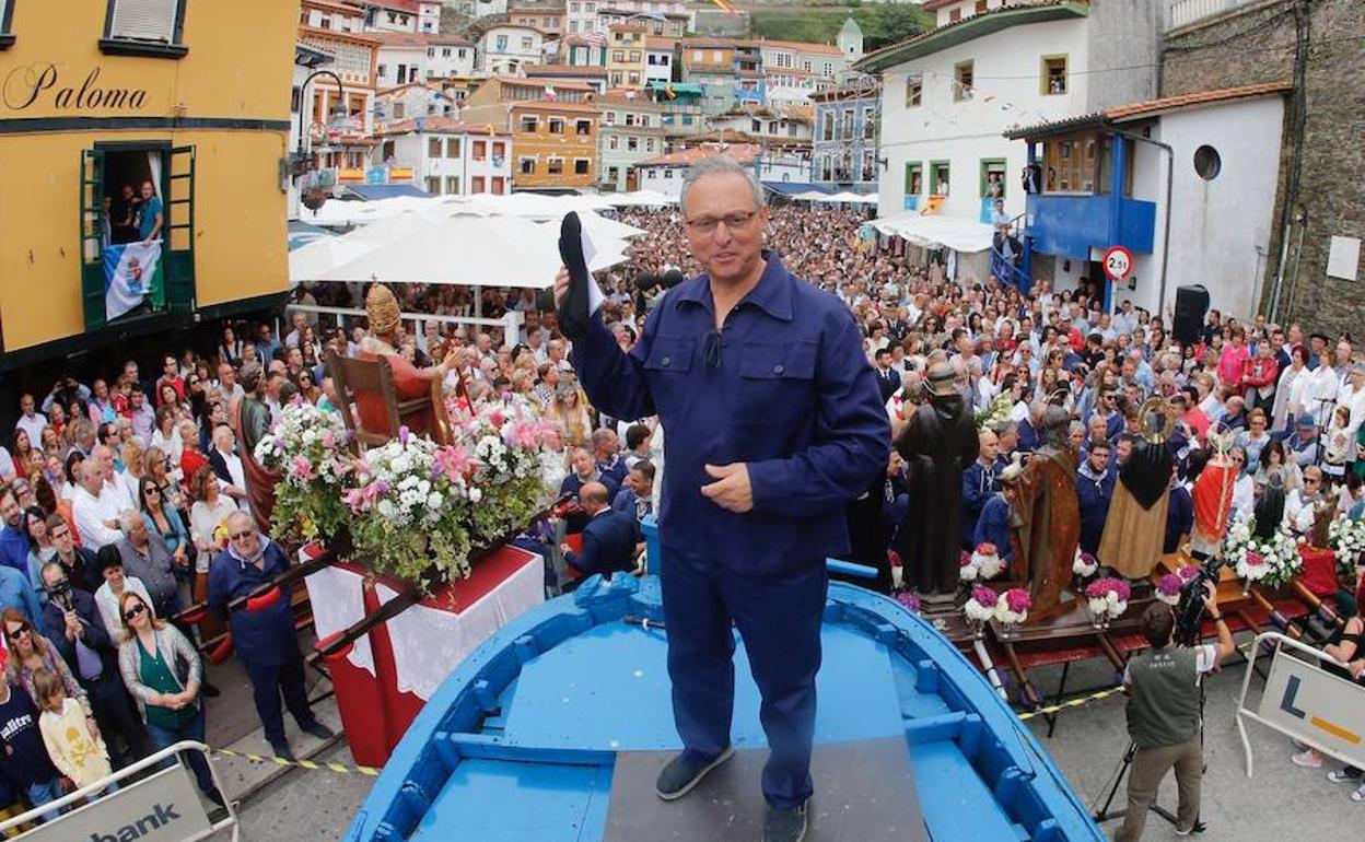 Cesareo Marqués recitó el pregón de L'Amuravela ante centenares de personas que abarrotaron la plaza de La Ribera.