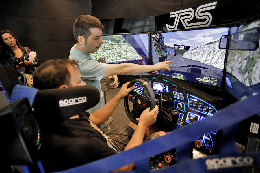 Fortnite, Overwatch o League of Legends son algunos de los juegos que se pueden probar en el pabellón Liberbank del recinto ferial y que están haciendo las delicias entre los visitantes a Metrópoli.