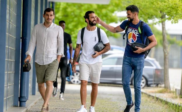 Iker Casillas, a su llegada a la ciudad deportiva del Oporto. 