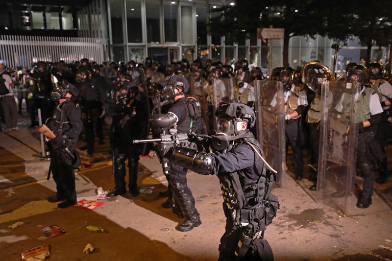 Nueva jornada de movilizaciones en Hong Kong contra la propuesta de Ley de Extradición, que abre la posibilidad de enviar a delincuentes a la China continental. La ola de indignación ha llevado a decenas de manifestante a asaltar el parlamento tras romper las puertas.