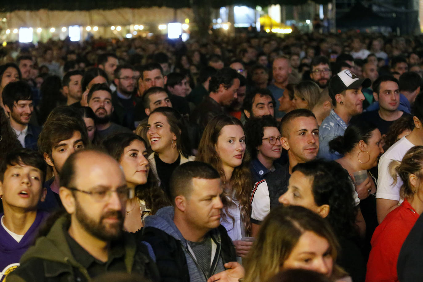  ¡Búscate en entre los asistentes al recital que tuvo como escenario el festival Metrópoli!