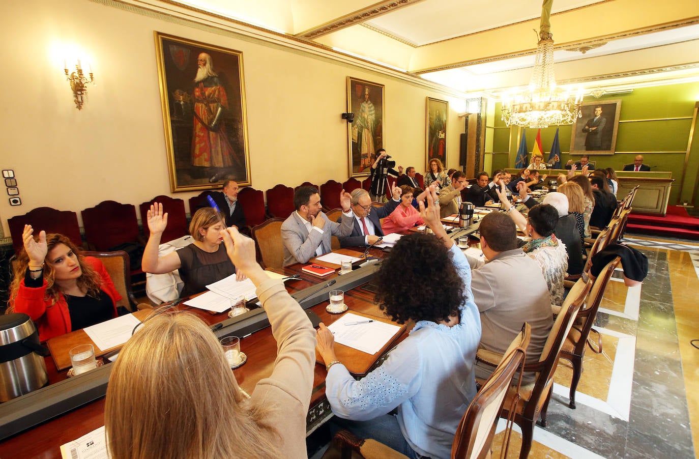 Fotos: Primer pleno del Ayuntamiento de Oviedo