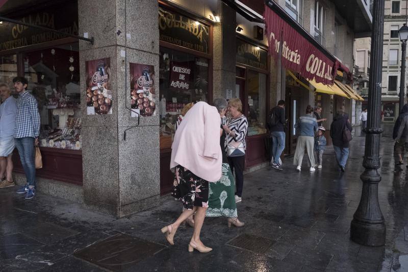 El tiempo no entiende de meses ni estaciones y, en pleno verano, ha descargado granizo sobre la capital del Principado de Asturias 