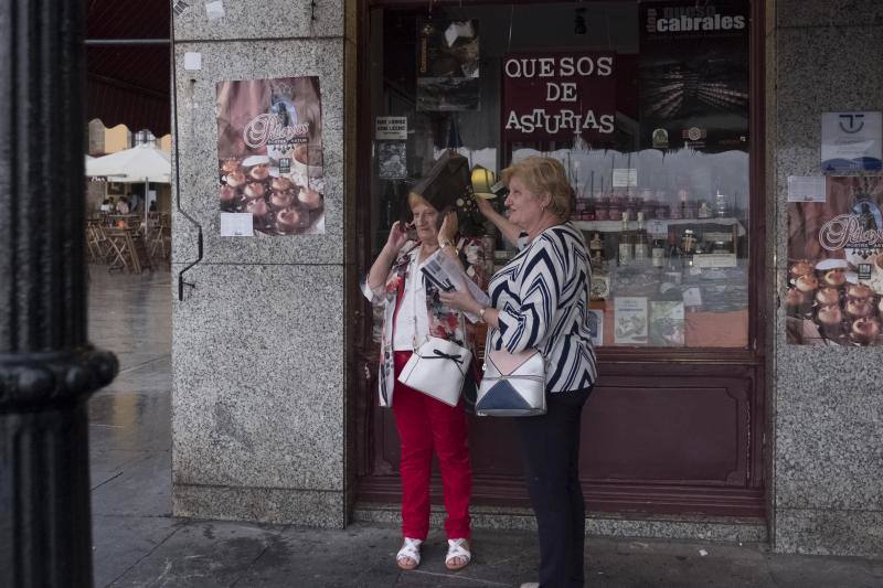 El tiempo no entiende de meses ni estaciones y, en pleno verano, ha descargado granizo sobre la capital del Principado de Asturias 