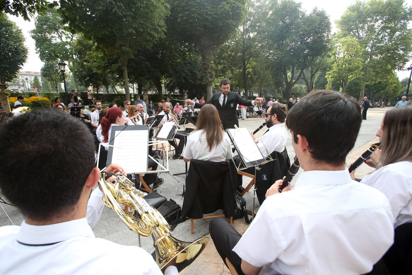Fotos: Los bailes del Bombé con la Banda de Música Ciudad de Oviedo