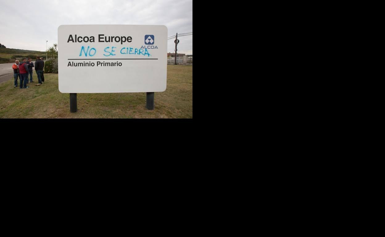 Alcoa insiste en que los trabajadores deben ratificar el acuerdo de venta antes del día 7