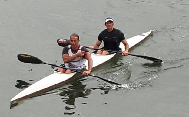 Los dos piragüistas en un entrenamiento. 