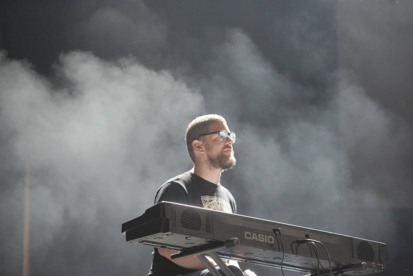 Beret conectó con los más jóvenes en Gijón. El rapero sevillano repasó sus canciones más conocidas en Metrópoli ante miles de chavales.