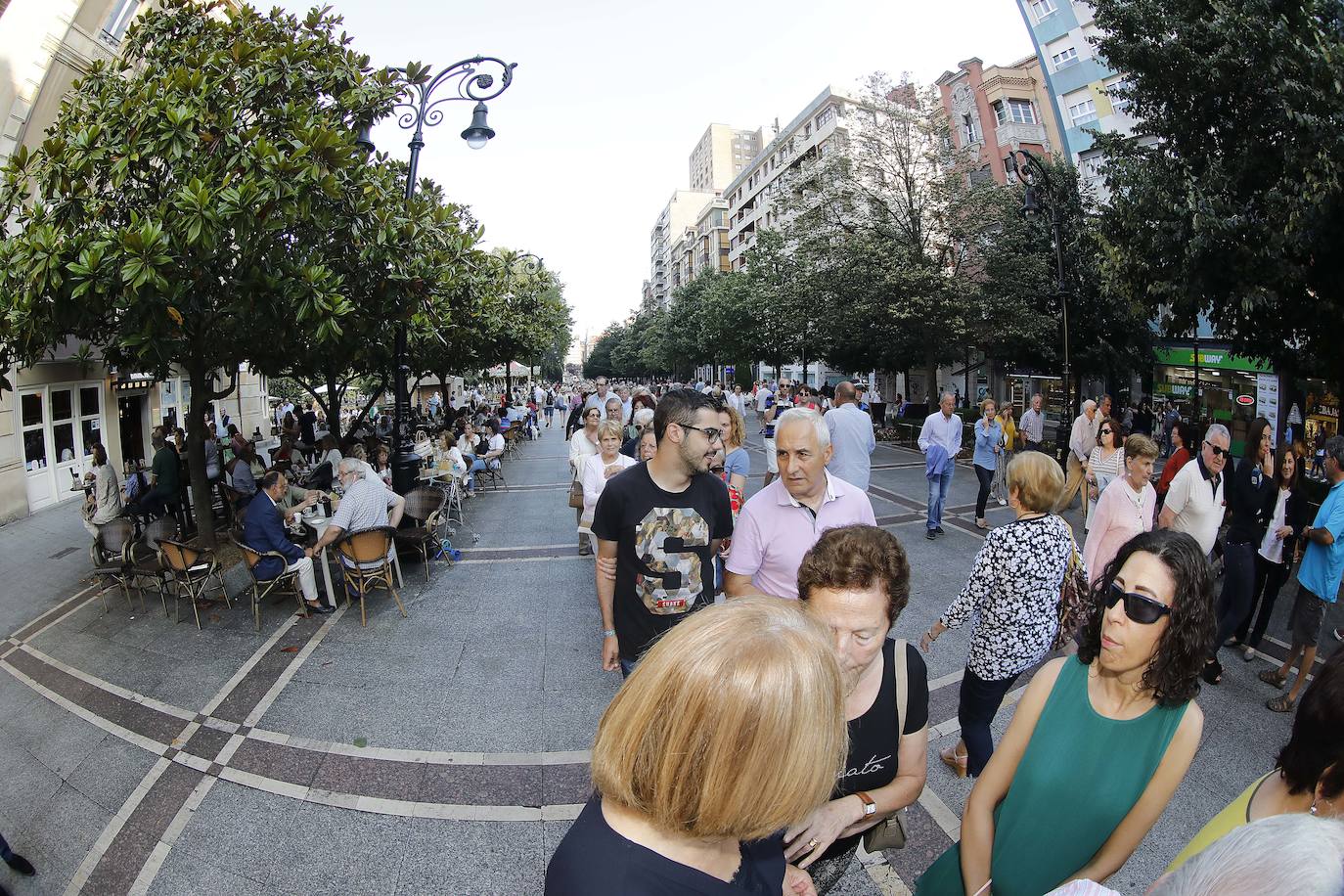 Último adiós al actor y empresario teatral en el Jovellanos