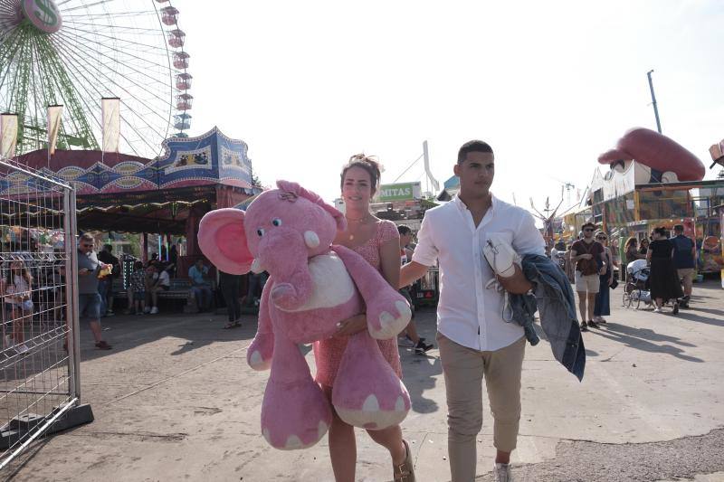 Un numeroso público se desplazó este sábado hasta este fiesta de la cultura y el ocio aprovechando las buenas temperaturas. Los asistentes, como cada año, disfrutaron de los puestos de comida, atracciones, lectura y exposiciones.