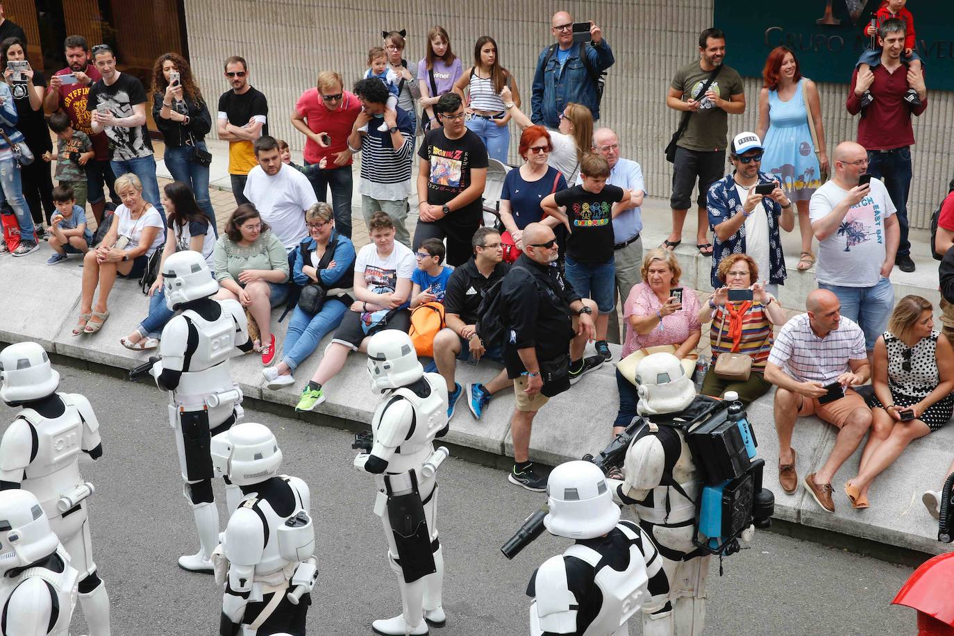 Metrópoli reúne en Gijón a cientos de admiradores de la saga que han representado a algunos de los personajes más populares