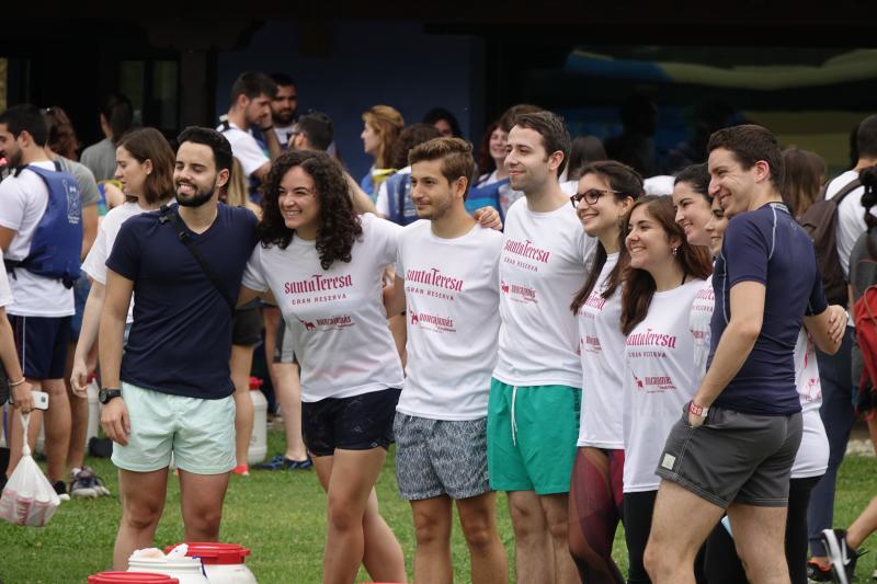 Más de un millar de opositores a MIR de toda España se han tomado un respiro para participar en la edición más multitudinaria del Descenso del Sella de cuantas ha organizado el colectivo de estudiantes.