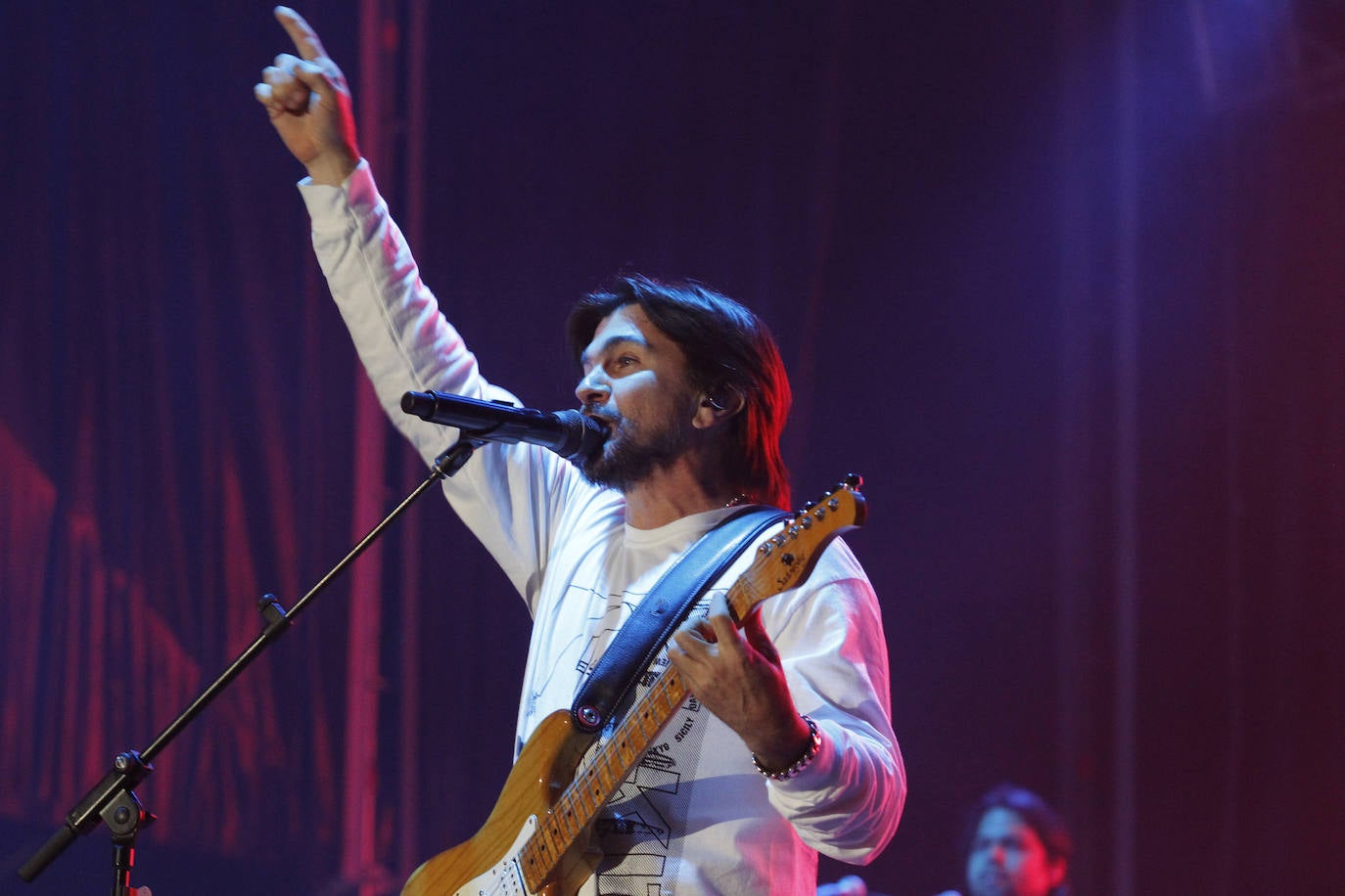 Metrópoli cerró su sexta edición con un concierto del colombiano que abarrotó el recinto ferial y puso a los asistentes a bailar al ritmo de rock latino. 