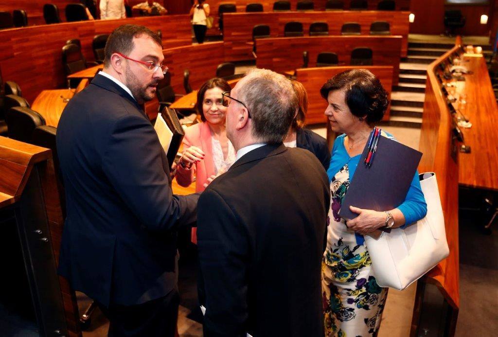 Adrián Barbón, secretario general de la Federación Socialista de Asturias (FSA) es el único candidato después de que Teresa Mallada, líder del grupo parlamentario popular, no haya presentado finalmente candidatura