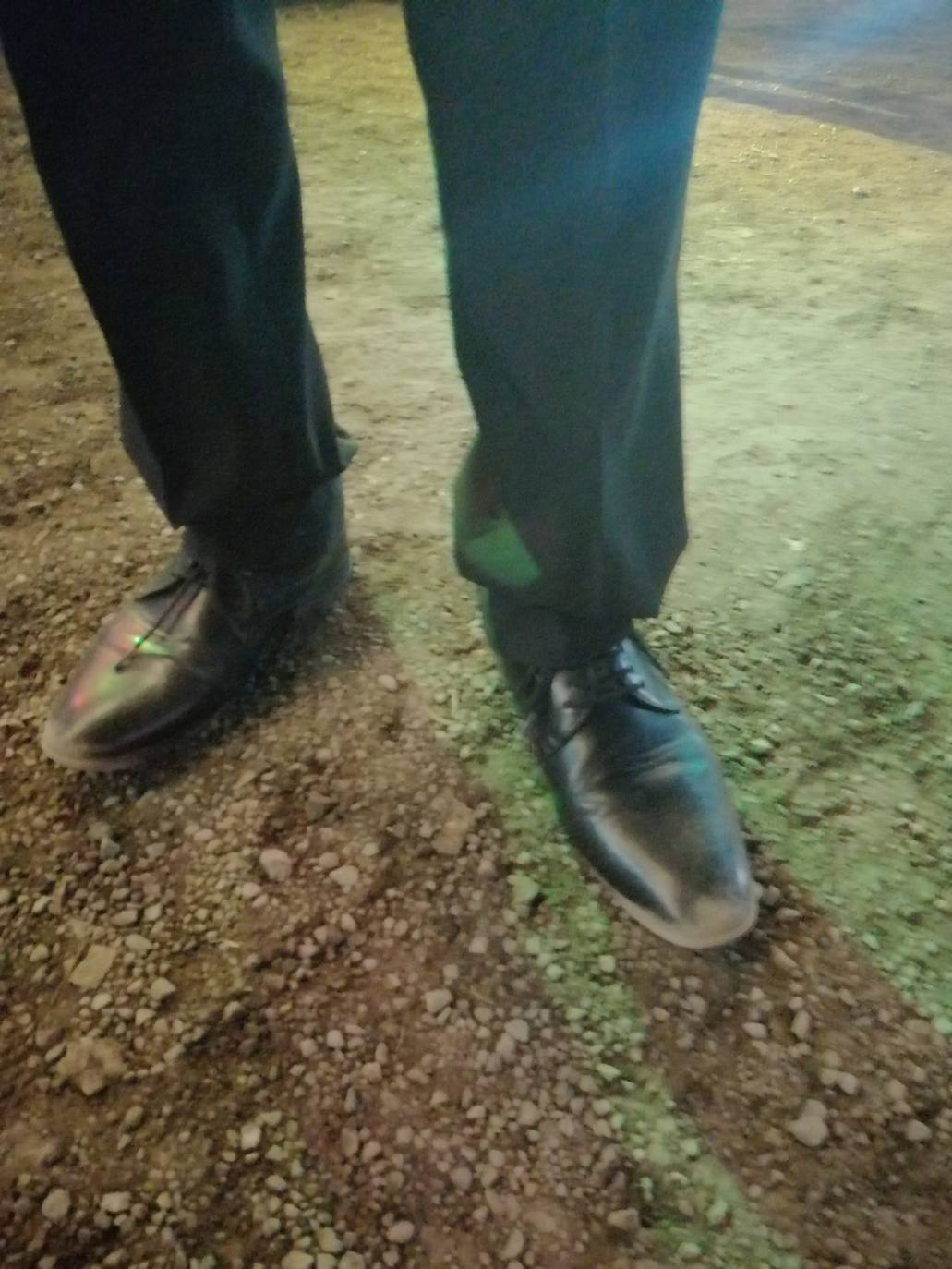 Francisco Lozano, 44 años. "Me gusta vestir bien, no me importa que se me llenen de polvo, ya se limpiarán".