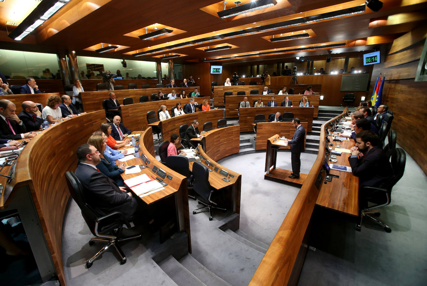 Tras el discurso de investidura de Adrián Barbón, hoy es el turno de intervención de los siete grupos en la Junta General