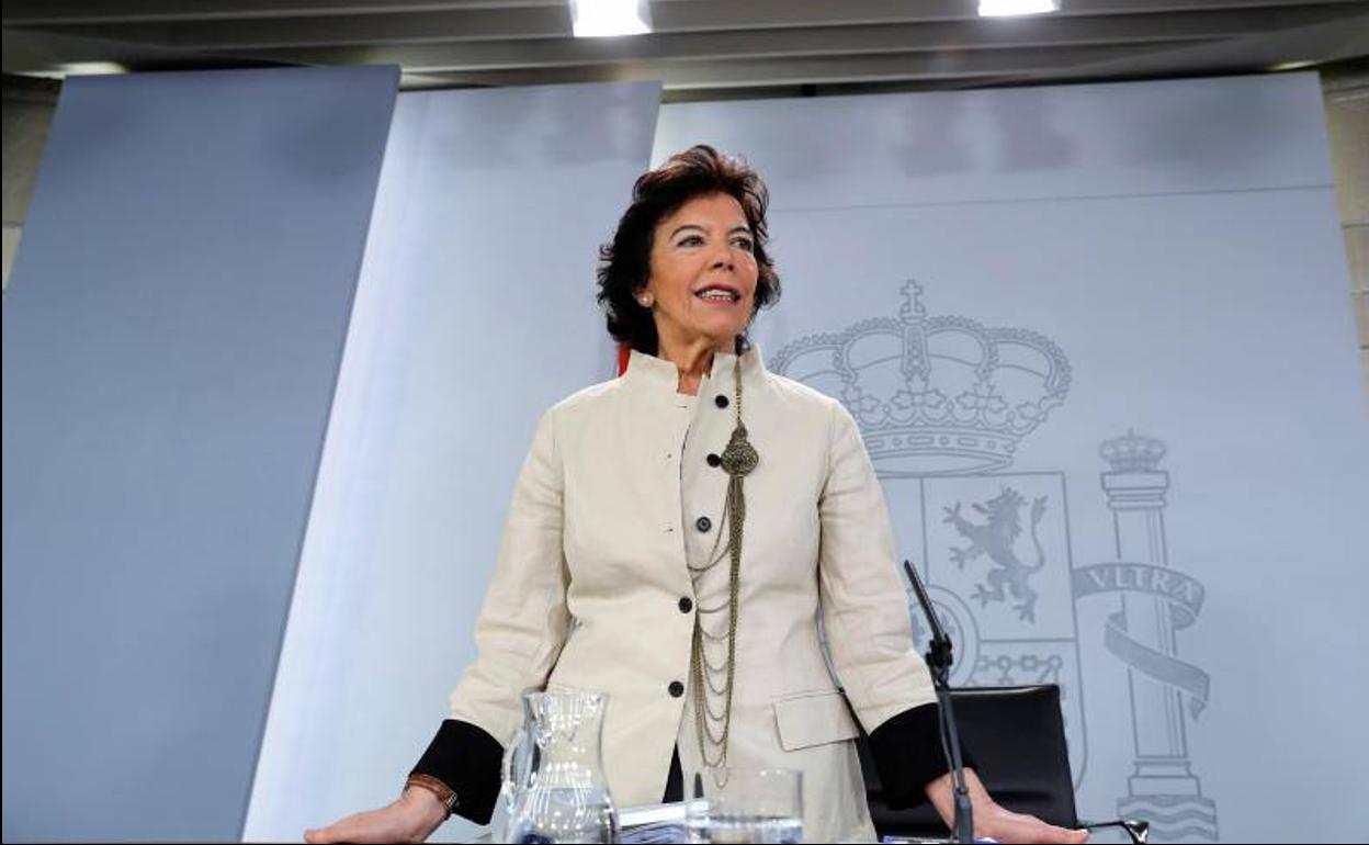 Isabel Celáa, durante la rueda de prensa del Consejo de Ministros. 