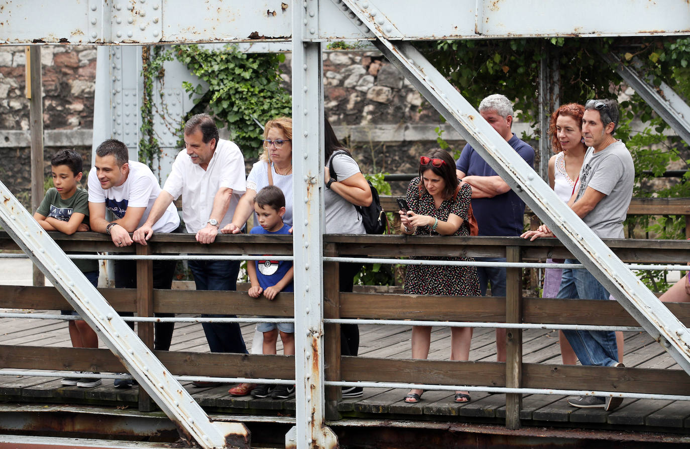 Un total de 15 embarcaciones se echaron al agua en una edición que contó con la participación de unos 70 triputantes